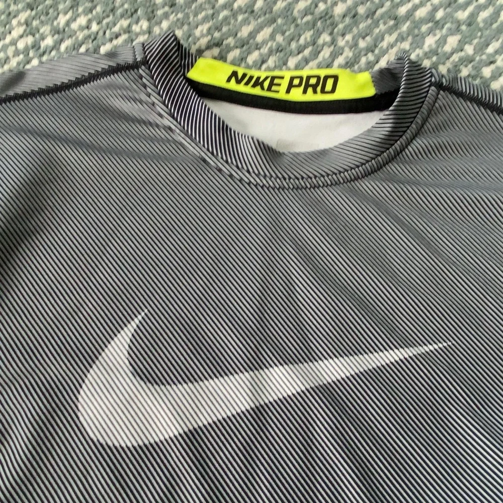 Nike Pro Dri-FIT Shirt Mens XL Gray Volt Long Sleeve Compression Top 839105-702